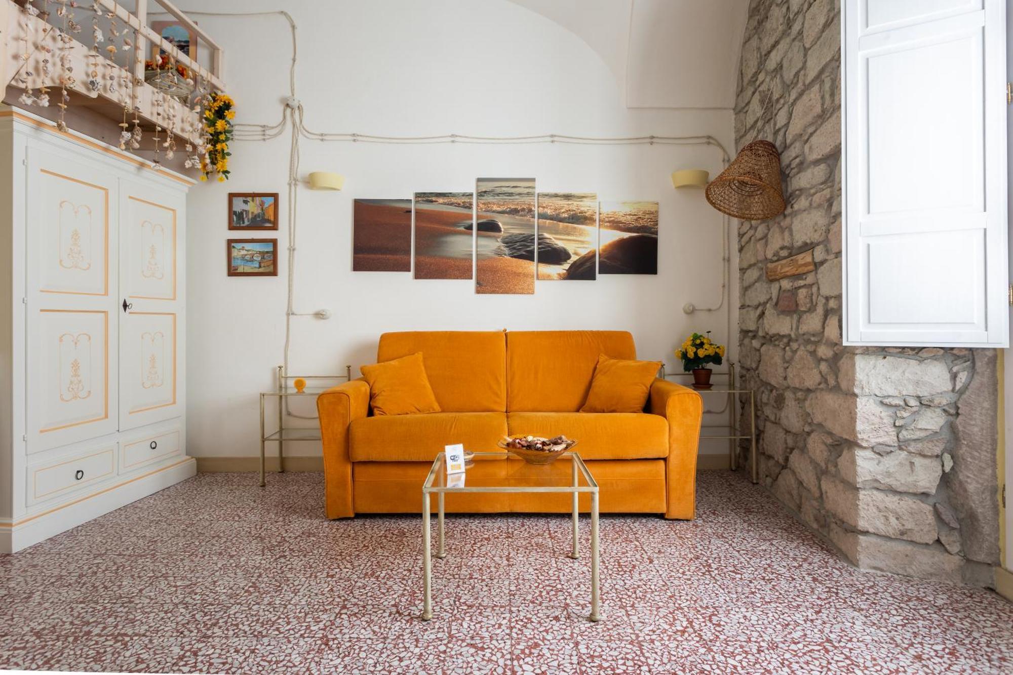 Il Borgo S9702 Locazione Turistica Affitti Brevi * Bosa